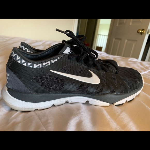 cute black nike shoes